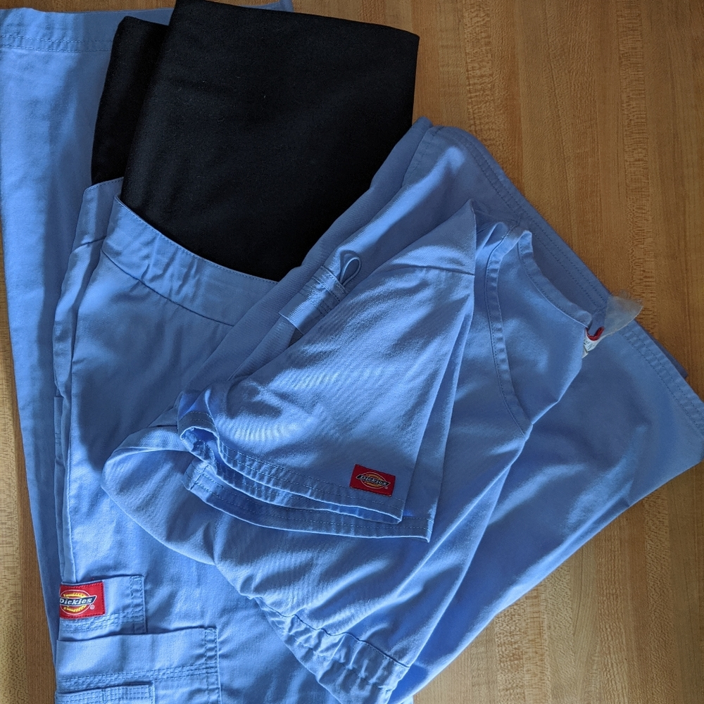 Maternity scrub set
